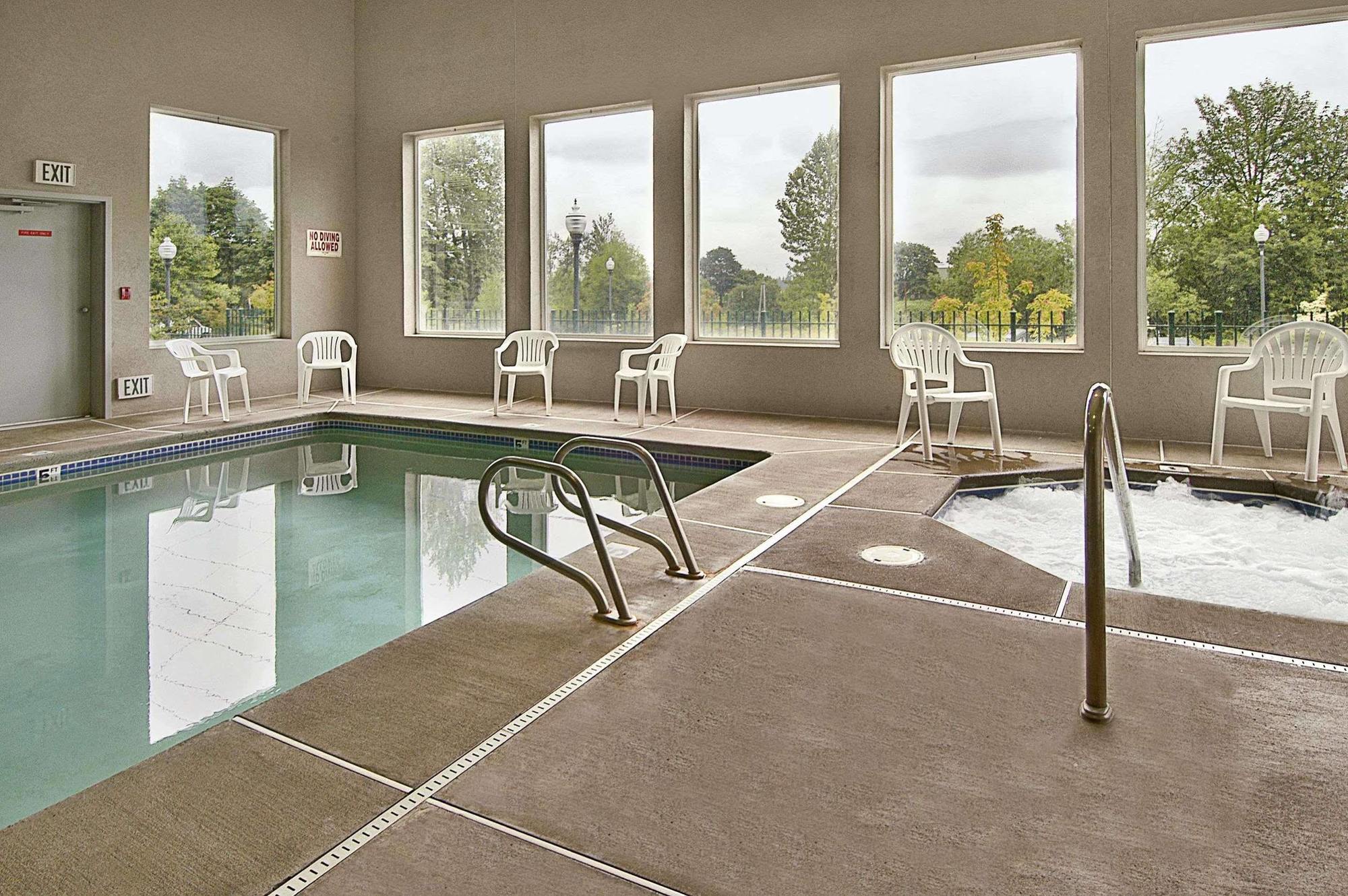 Super 8 By Wyndham Corvallis Exteriér fotografie